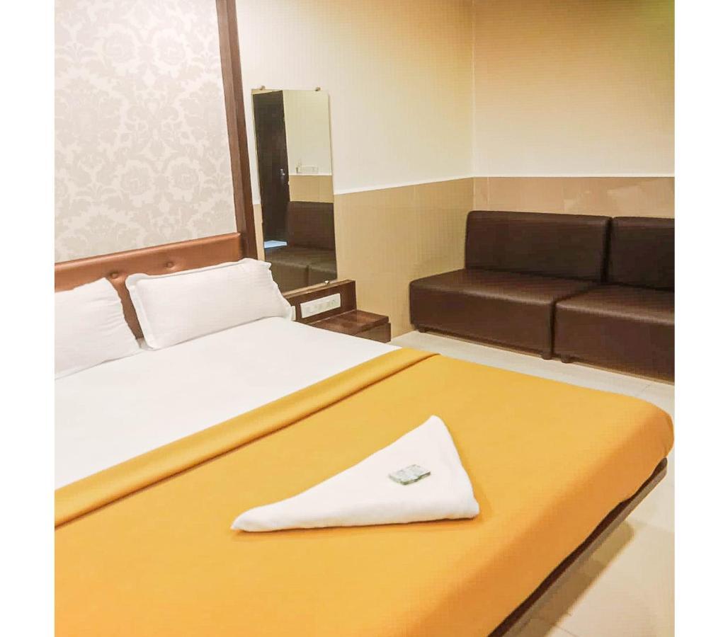 Gurukripa Nx Lodging By Wb Inn Thane Exterior foto